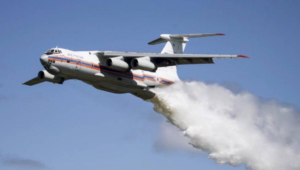 Ρίχτηκε στην «μάχη» με τις φλόγες το Ilyushin Il-76 στην Αρκαδία – Εντυπωσιακά πλάνα (βίντεο)